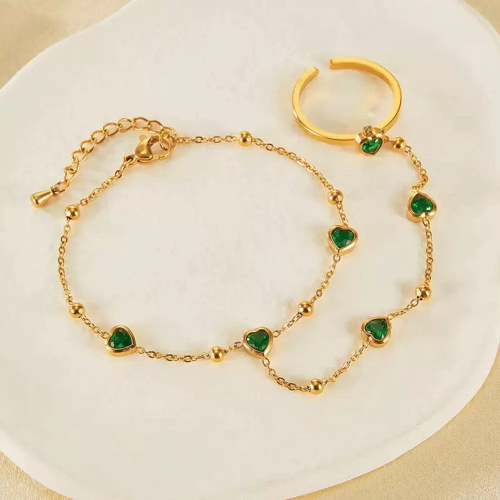 Green heart hand chain ring set