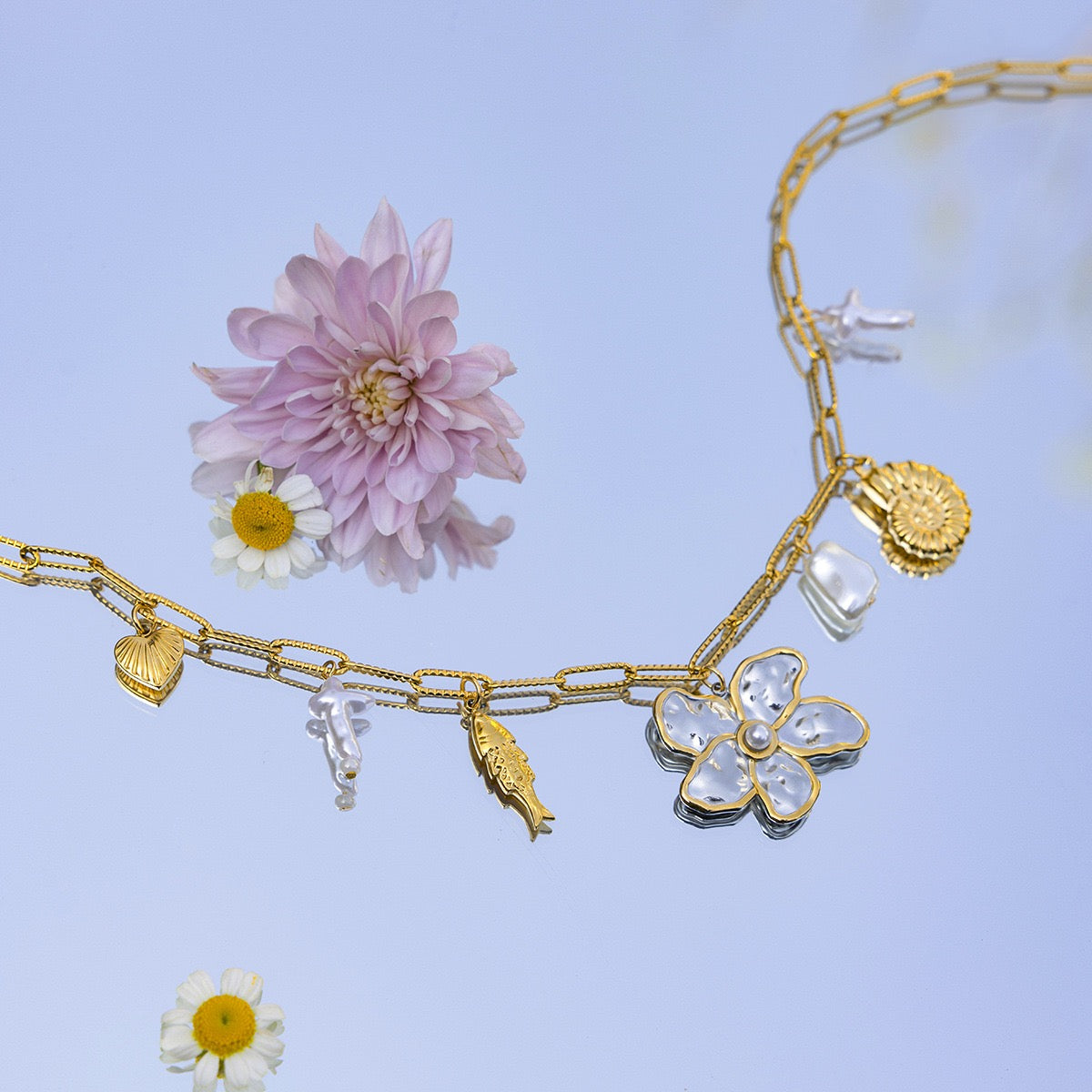 Flower two tones charm necklace