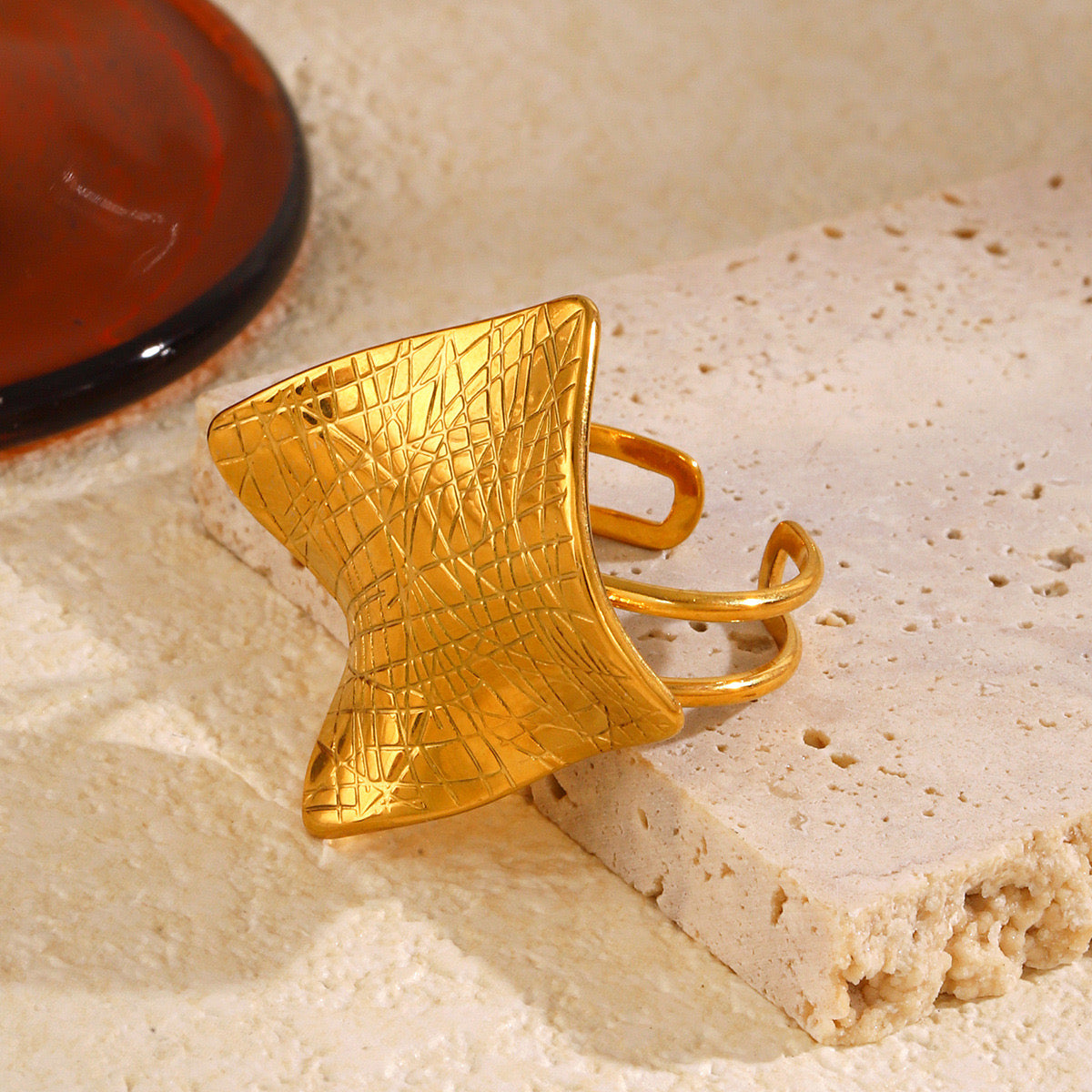 Tonia Bottom of the sea ring