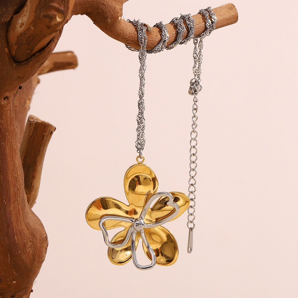 Layer flower necklace