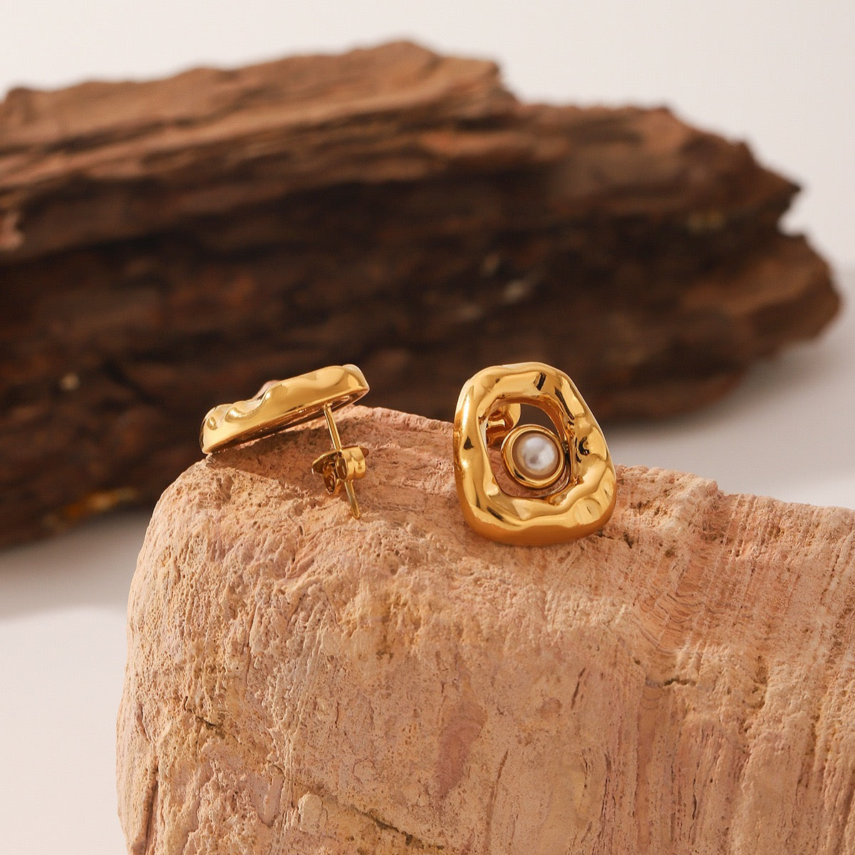 Bitira square pearly earrings