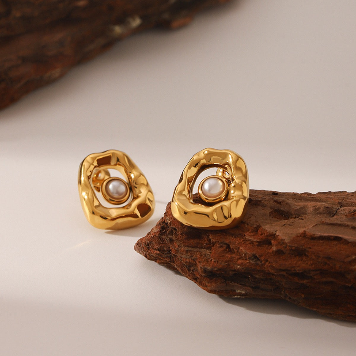 Bitira square pearly earrings