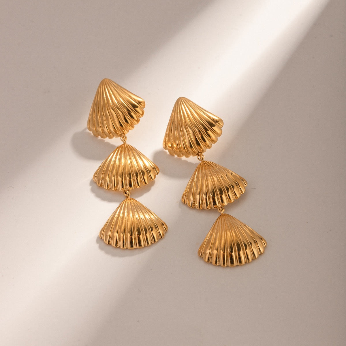 Three shells earrings