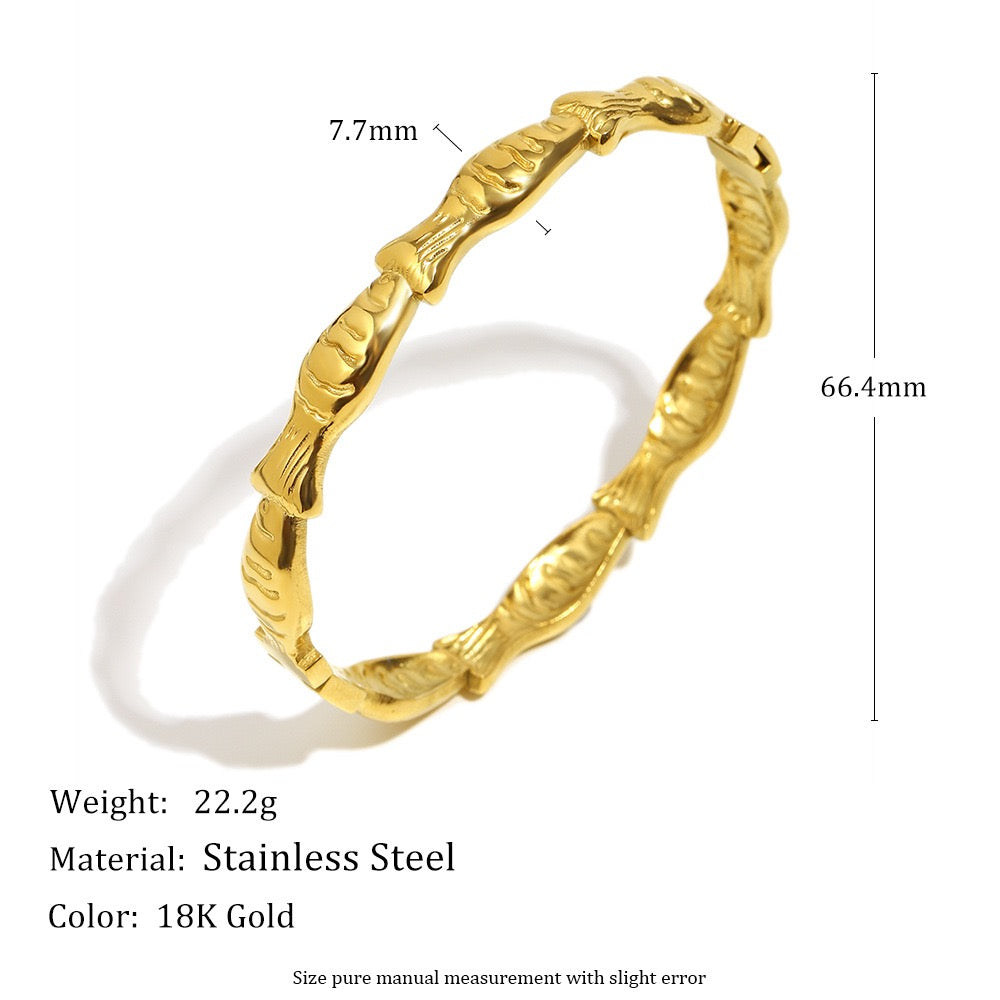 Gold fish bangle