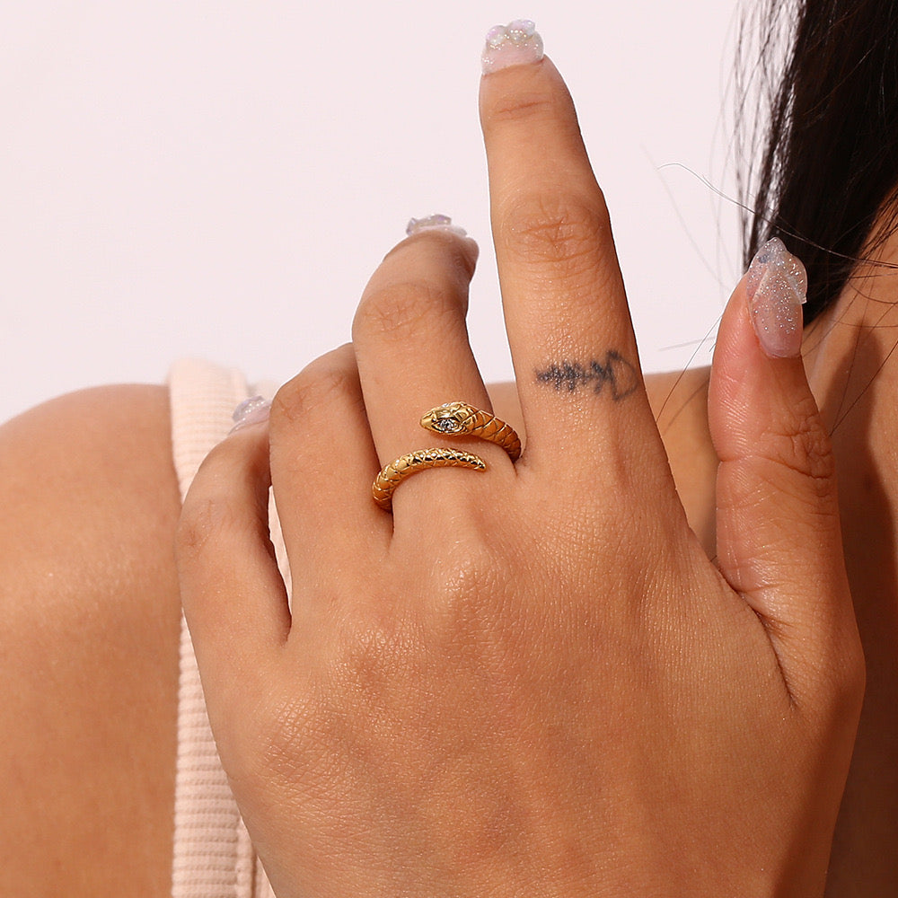Avery Snake ring