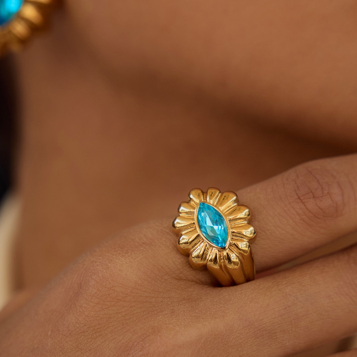 Blue flower ring