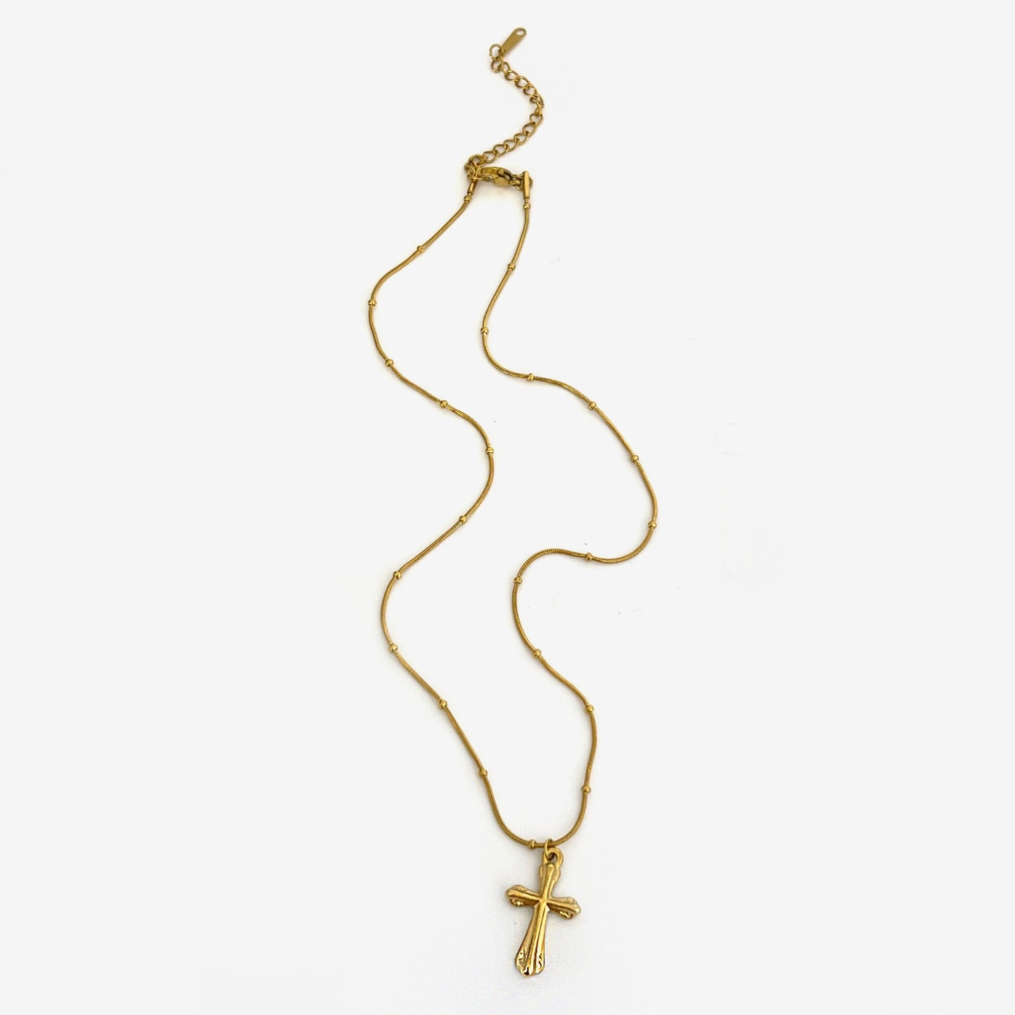 Cross pendant necklace