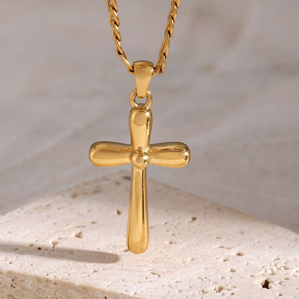 Hamilton Classic cross necklace