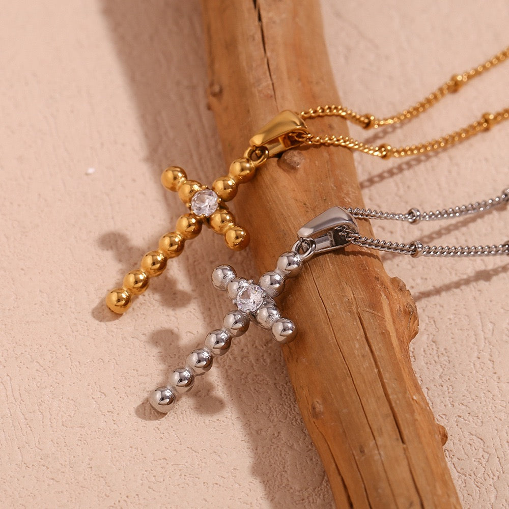 Parker Shinning cross necklace