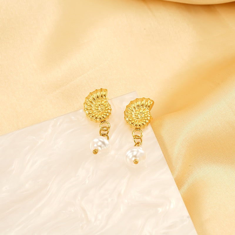 Nautilus beady earrings