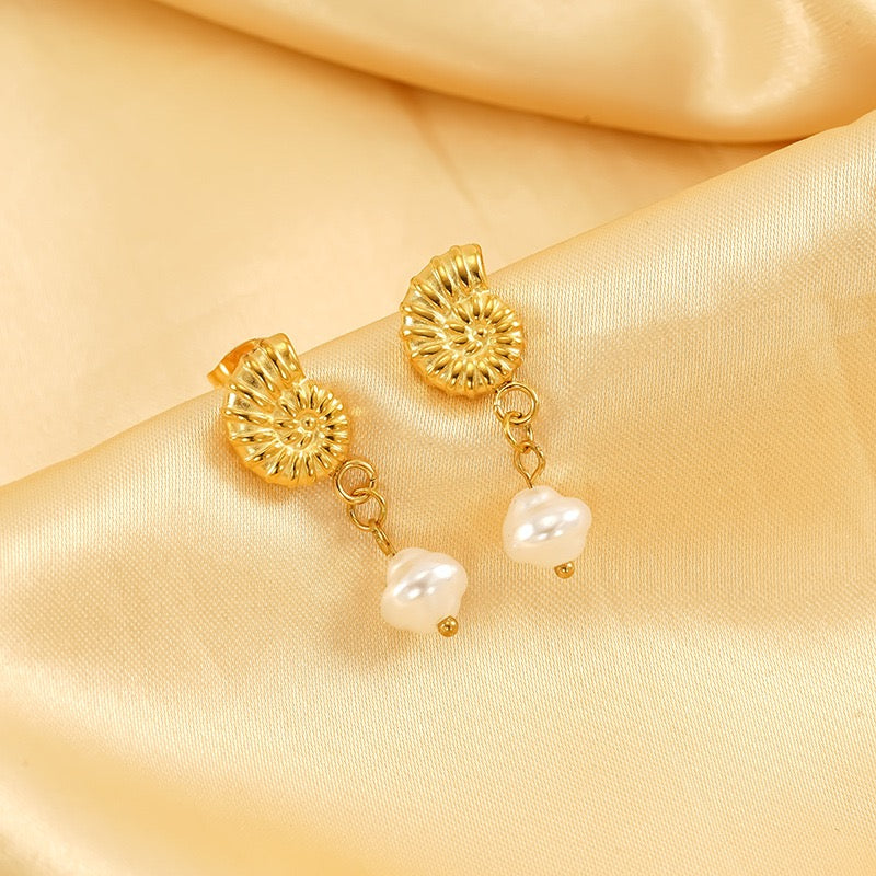 Nautilus beady earrings