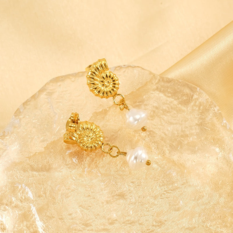 Nautilus beady earrings