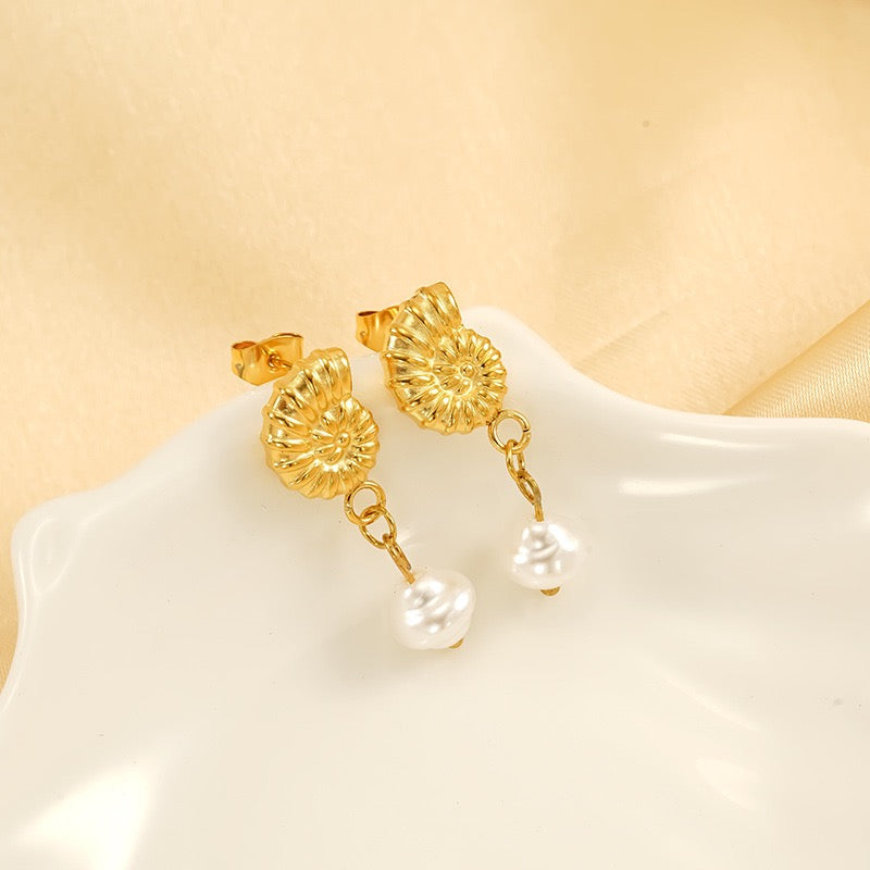 Nautilus beady earrings