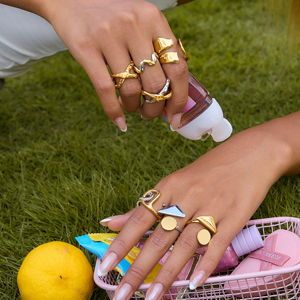 Two tones wave rings