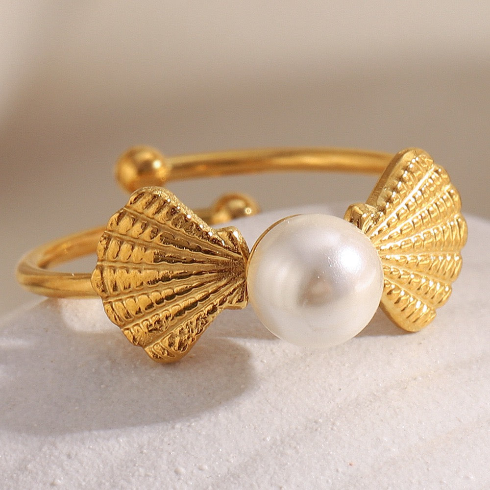 Bolla shell pearly rings