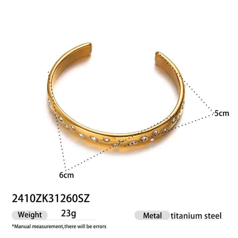 Full of stars open bangle