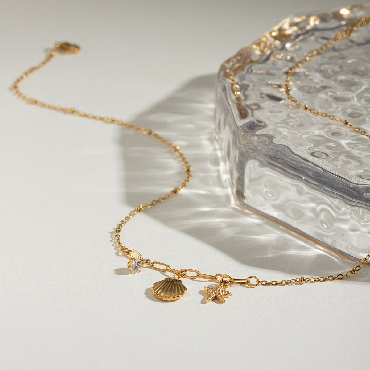 Elwood Mini shell necklace