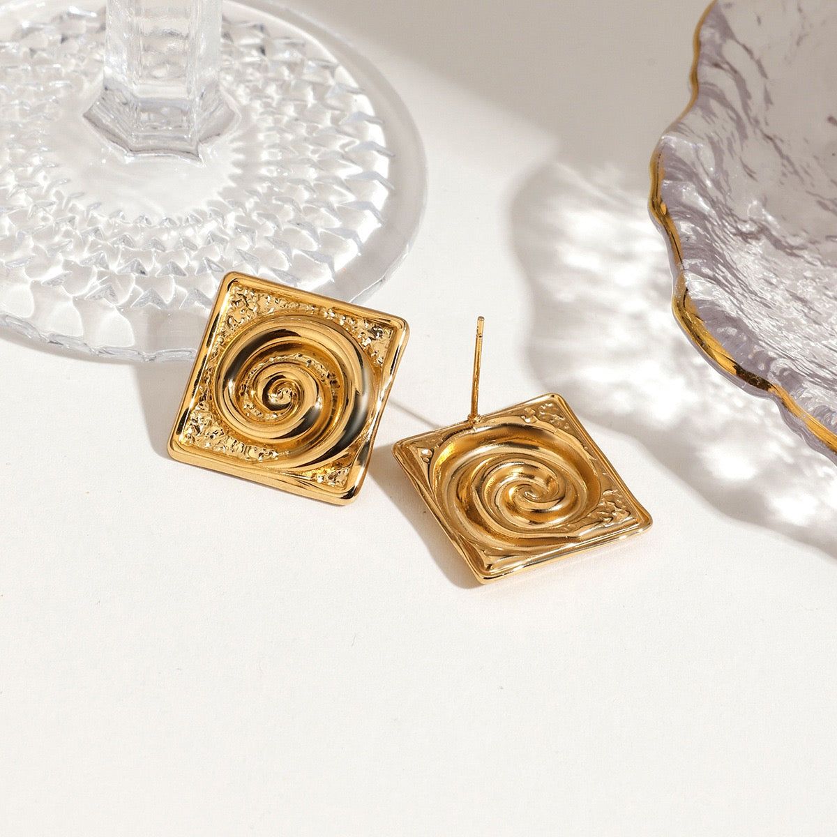 Swirl metallic earrings