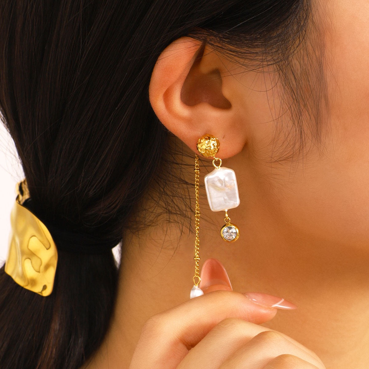 Bera pearly two ways earrings