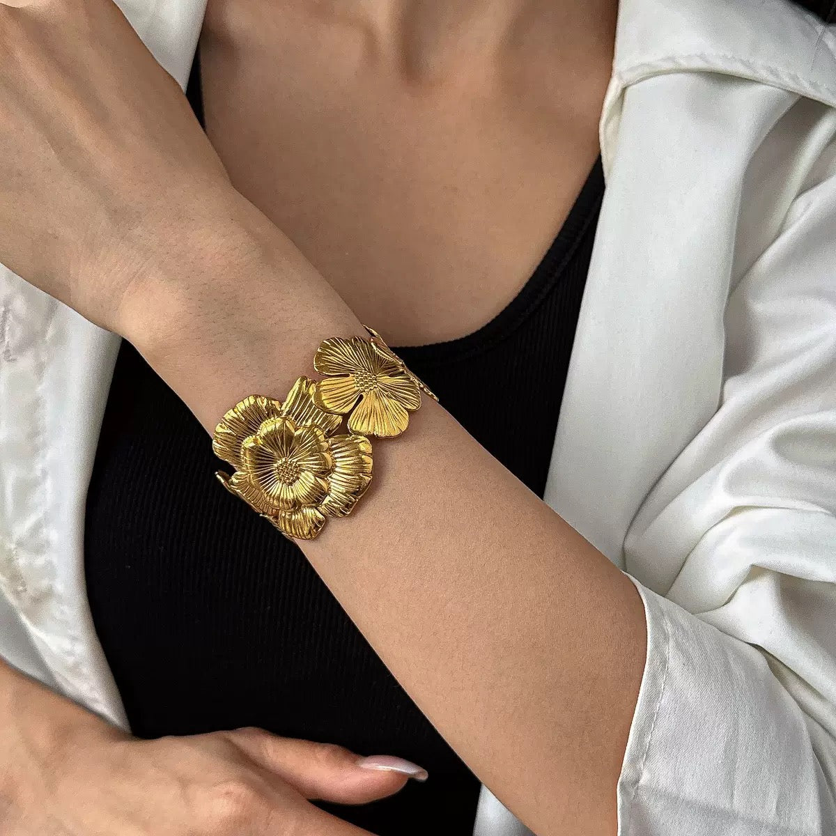 Angelina Summer flower bangle