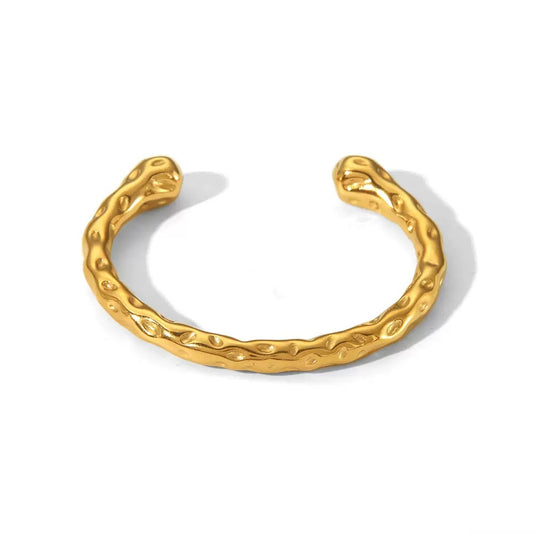 Coogee Gold melting bangle