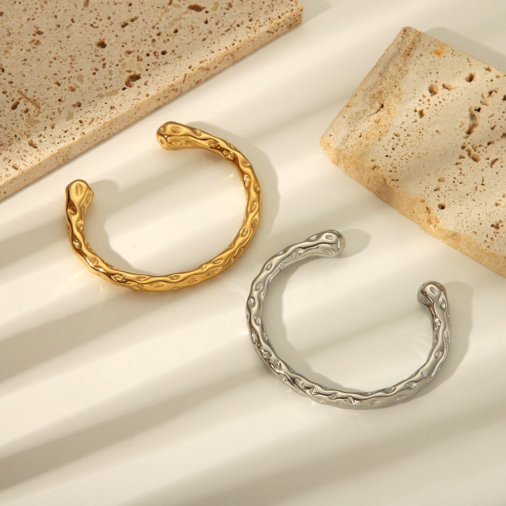 Coogee Gold melting bangle