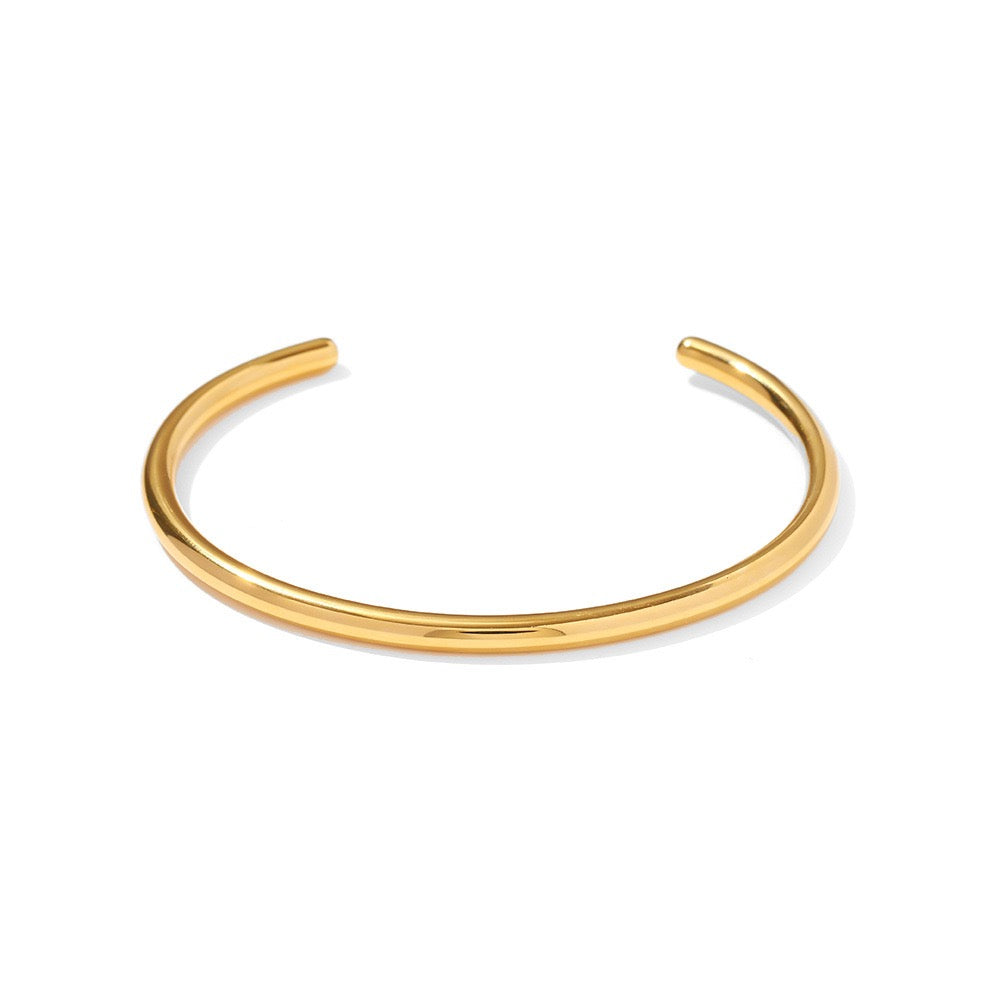 Classic round bangle