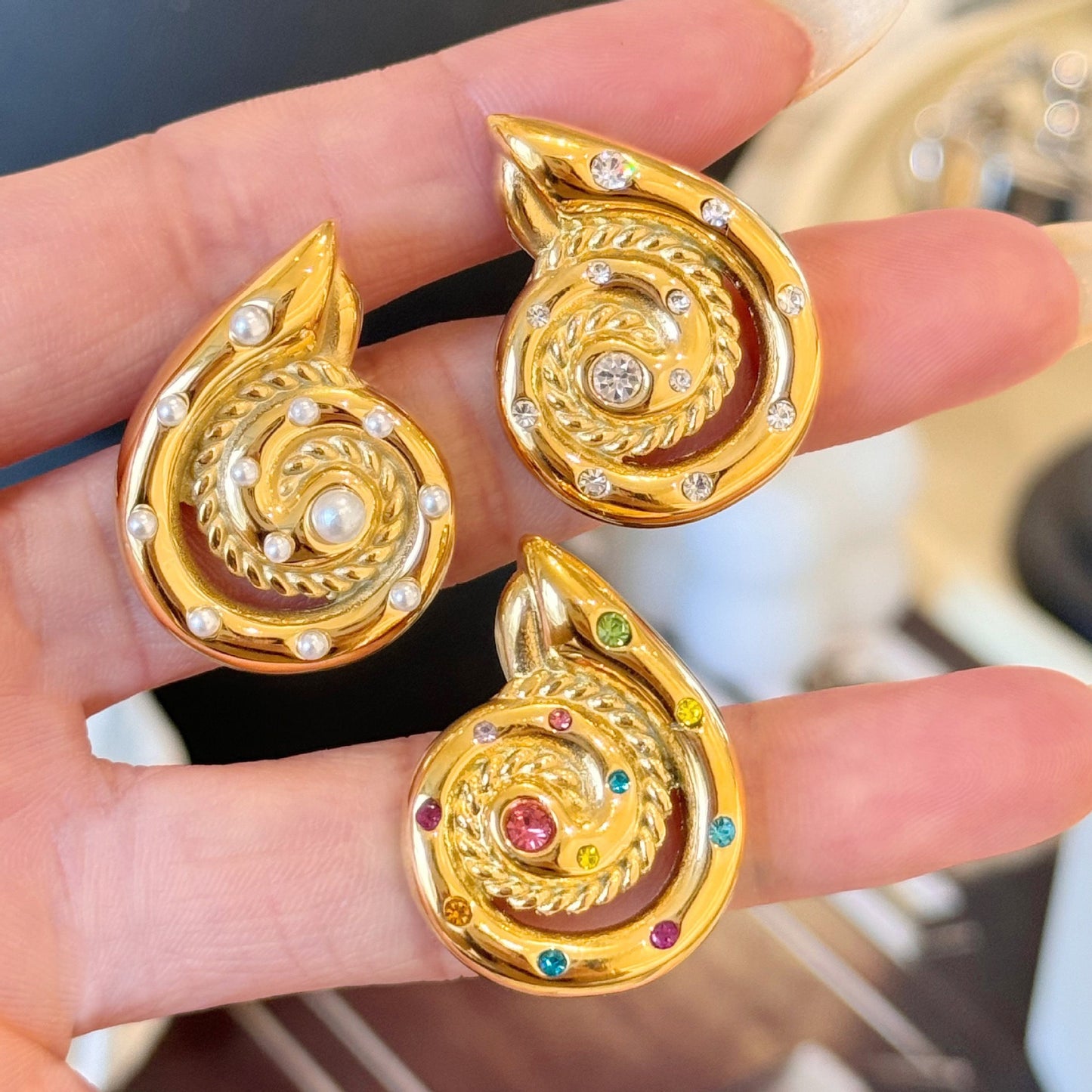 Bella swirl earrings