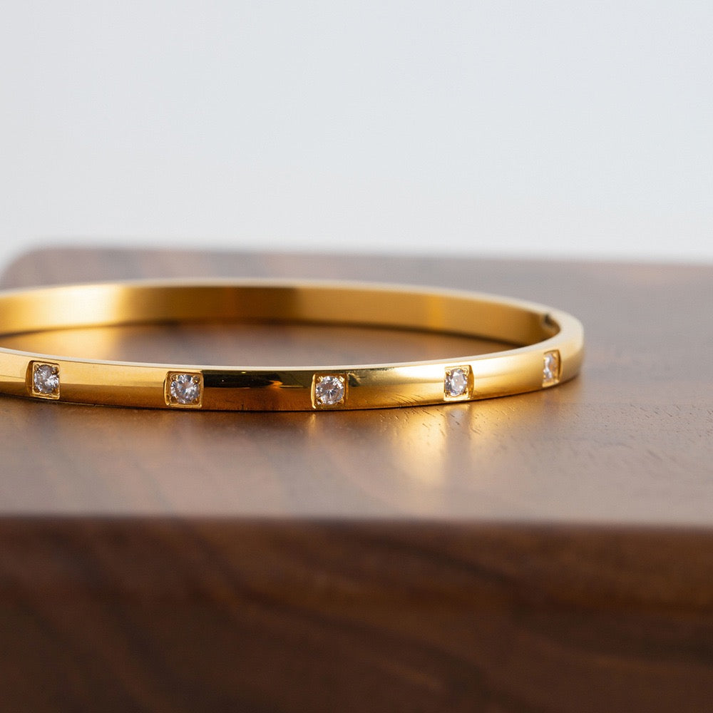 Zircon classic hoop bangle