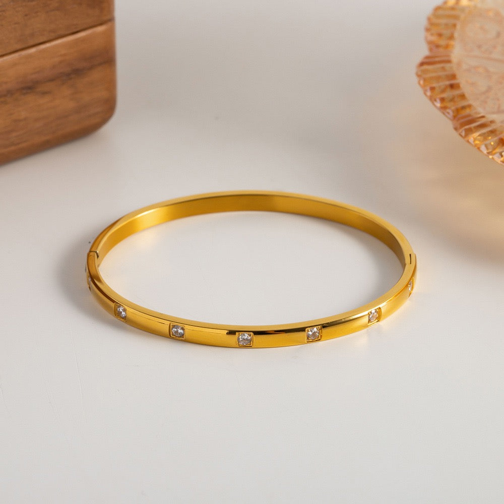 Zircon classic hoop bangle