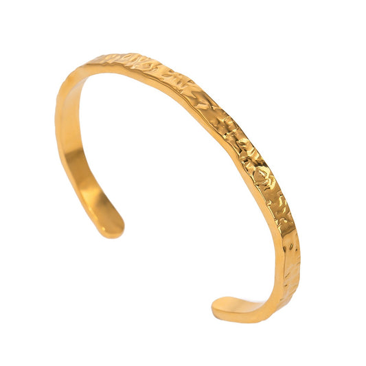 Hammer open bangle