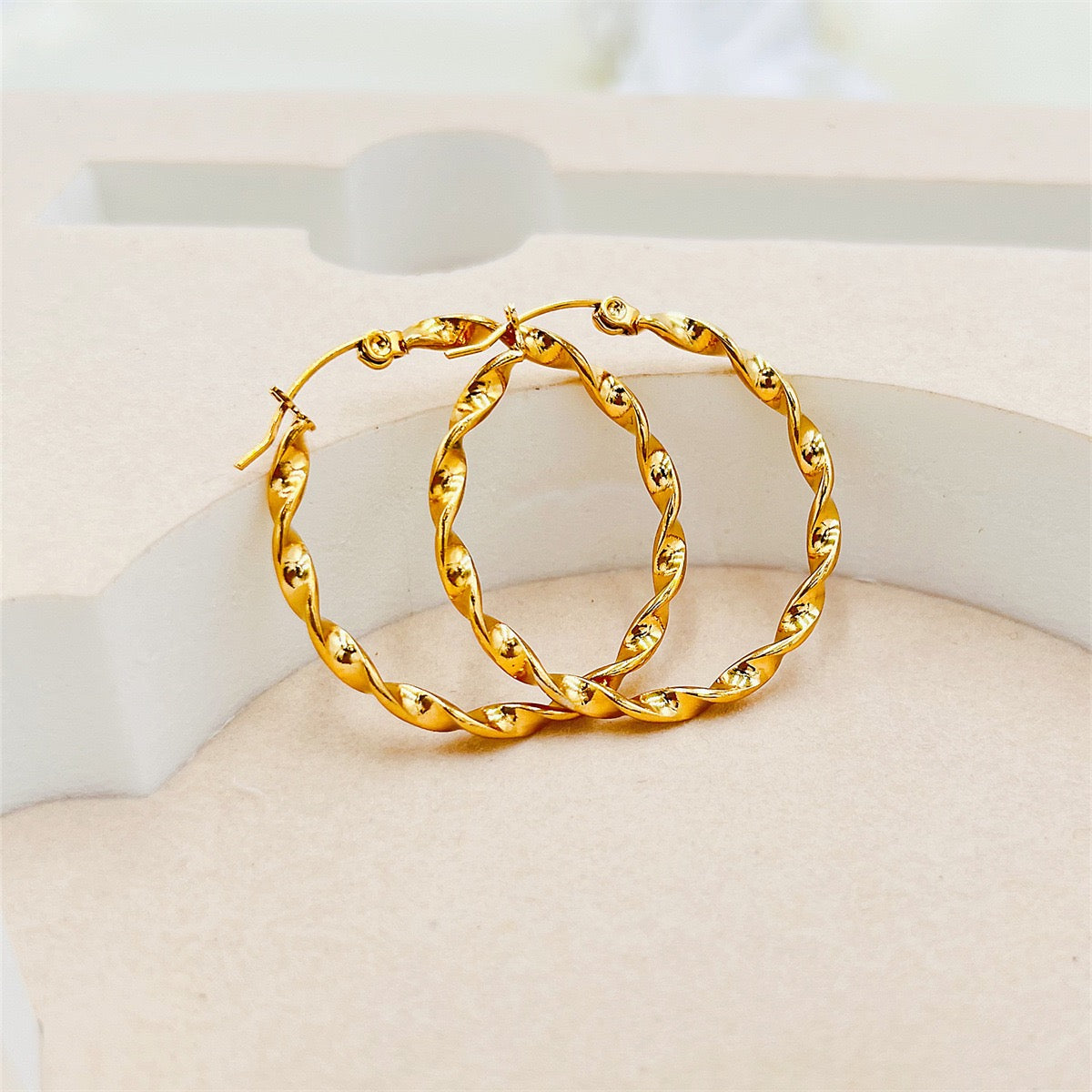 Brad twisted hoops earrings
