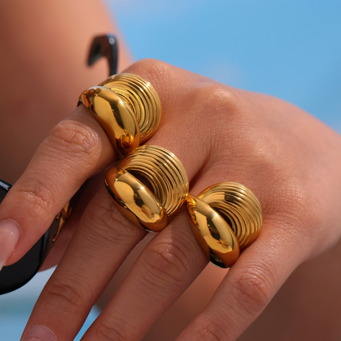 Sexy lips statement rings