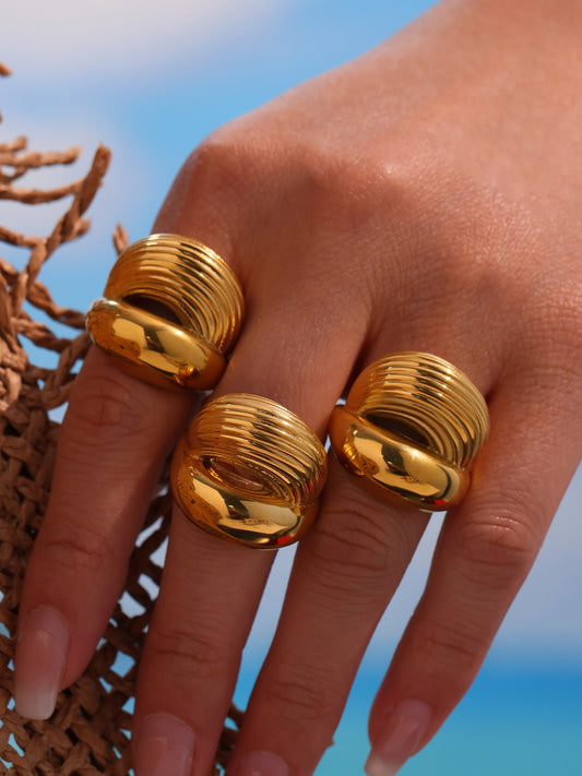 Sexy lips statement rings