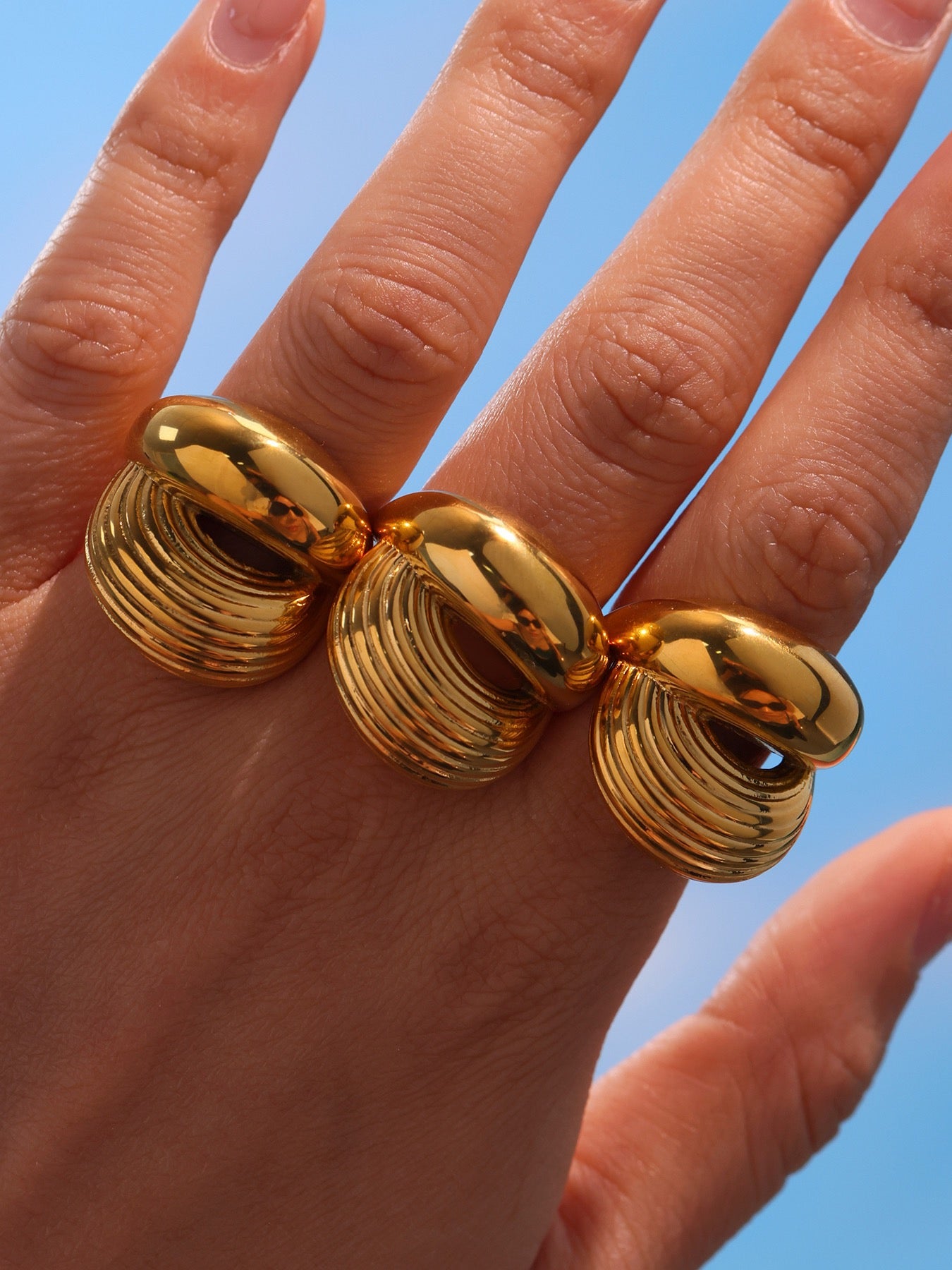 Sexy lips statement rings