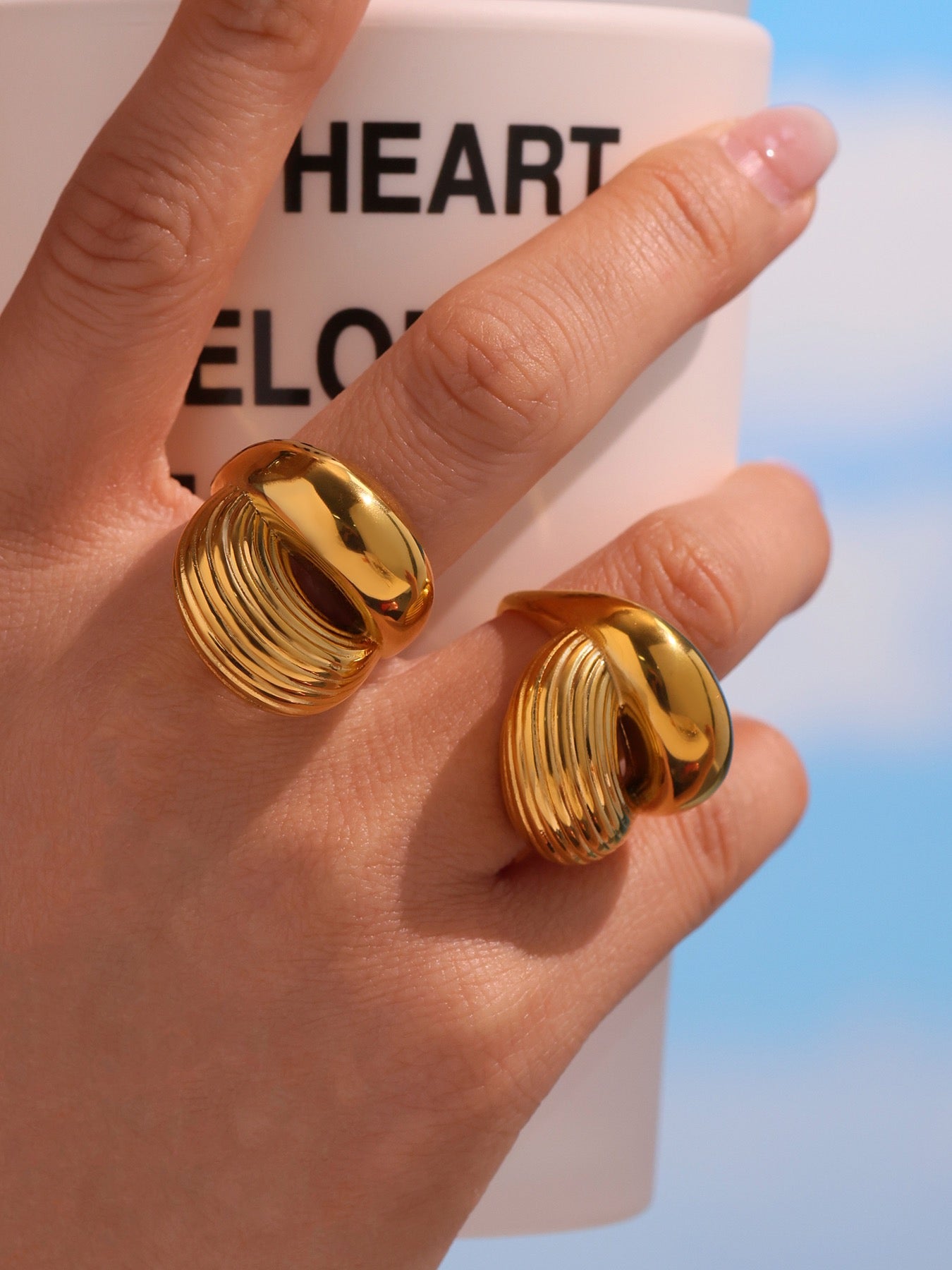 Sexy lips statement rings