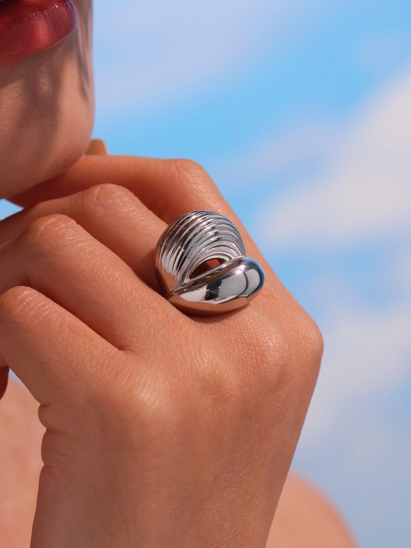 Sexy lips statement rings