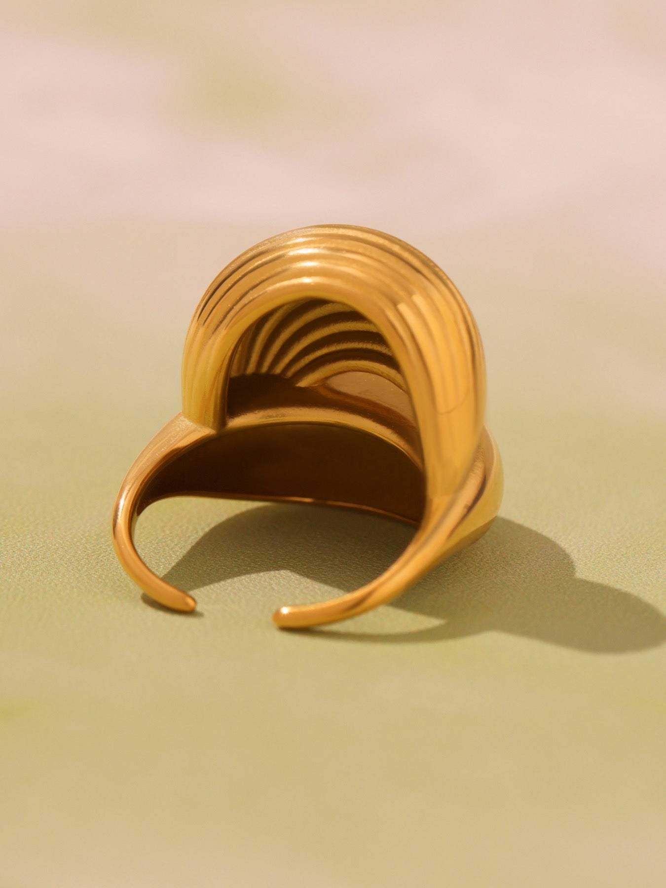 Sexy lips statement rings