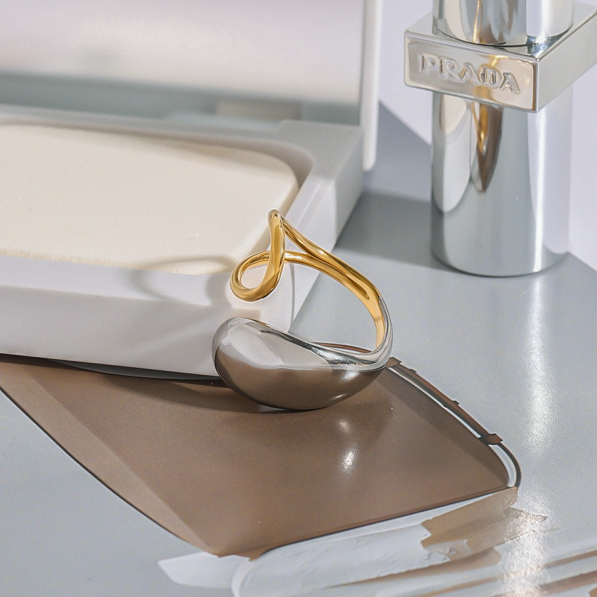 Two tones circular ring