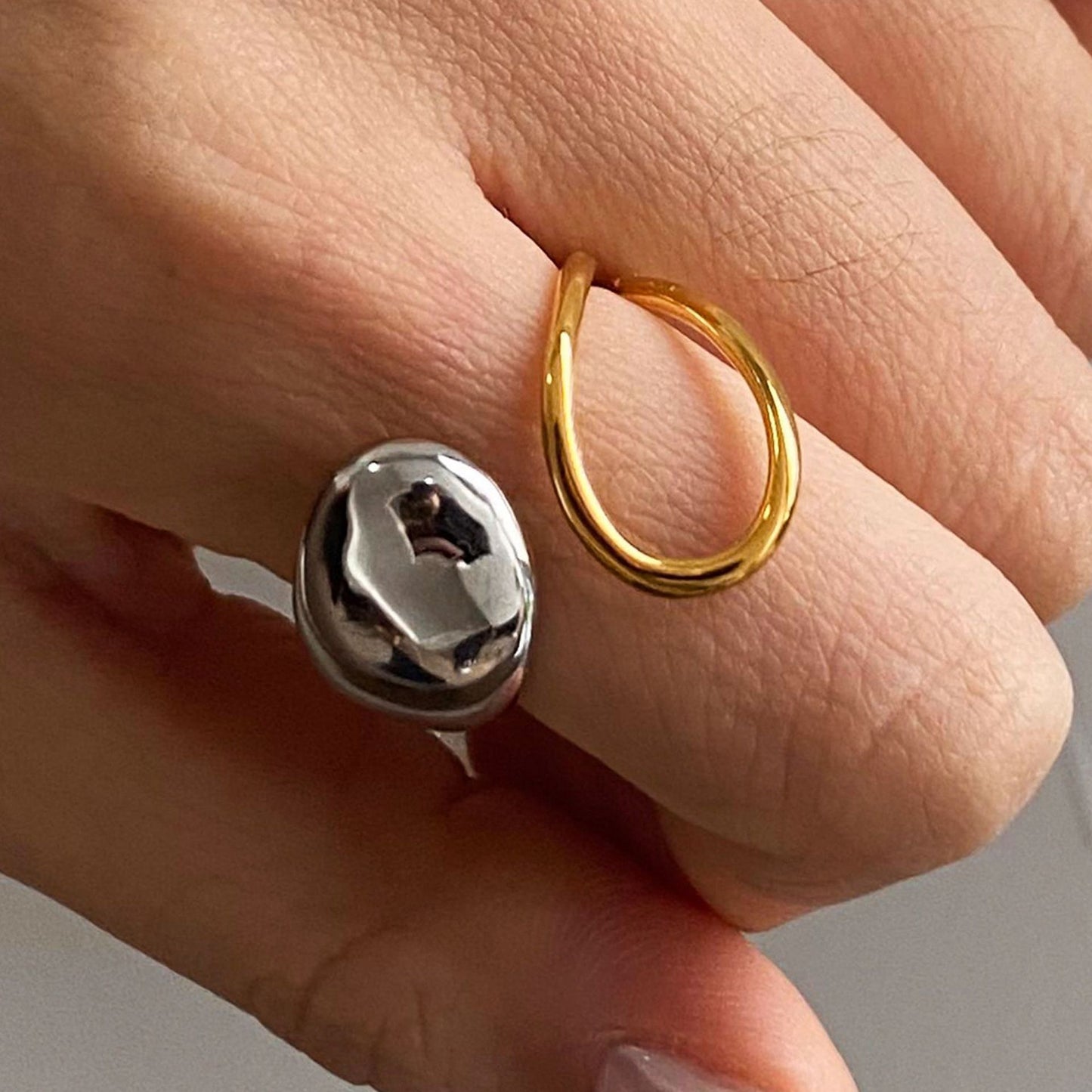 Two tones circular ring