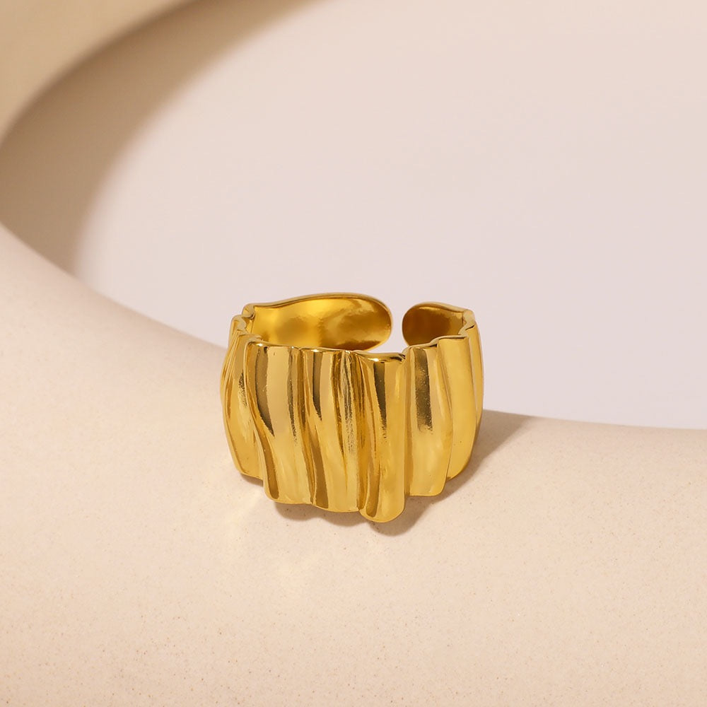 Golden wrinkle ring