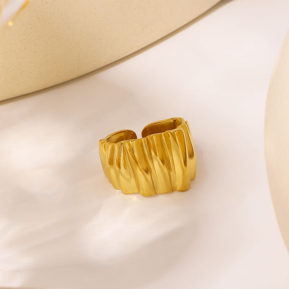 Golden wrinkle ring