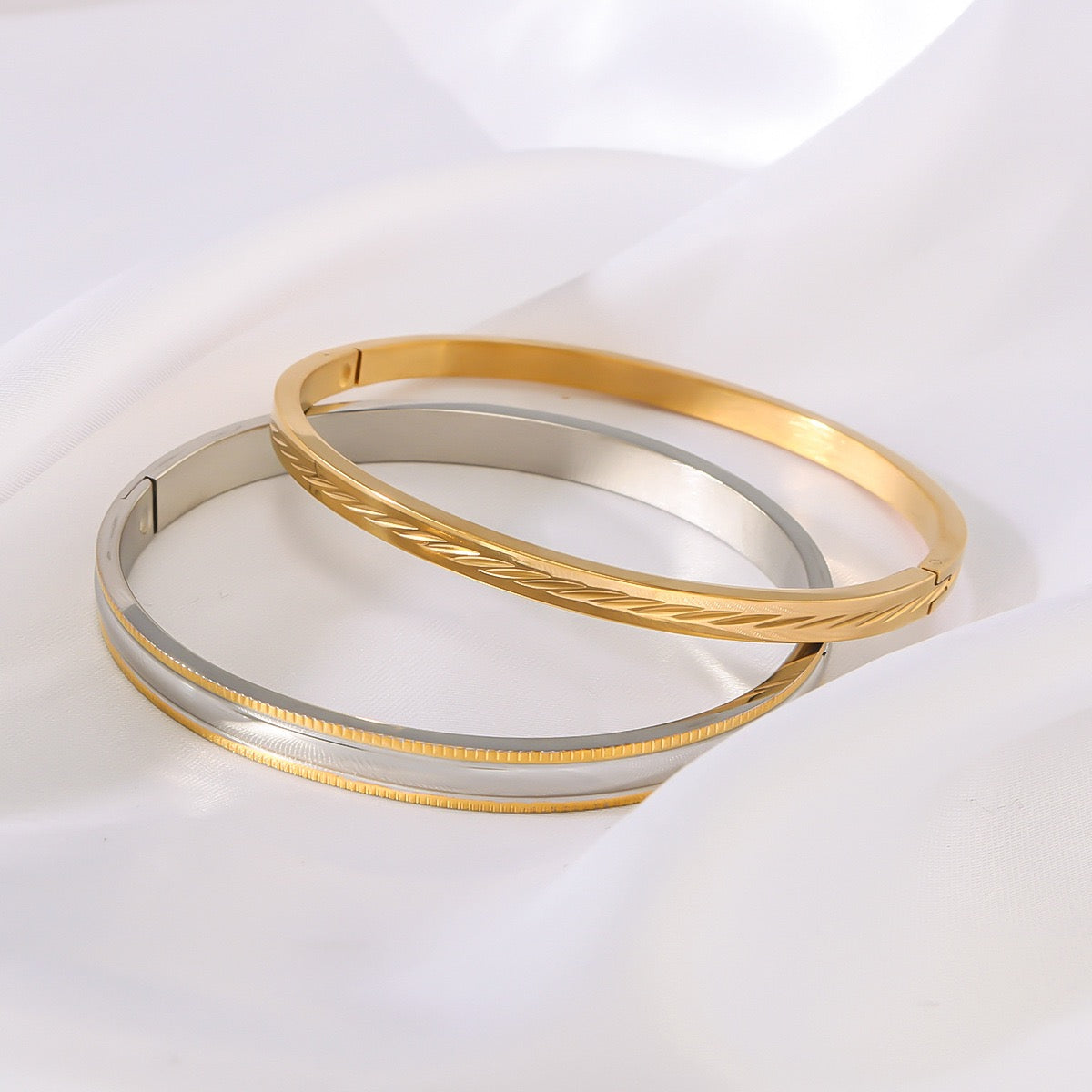 Classic wave Bangles