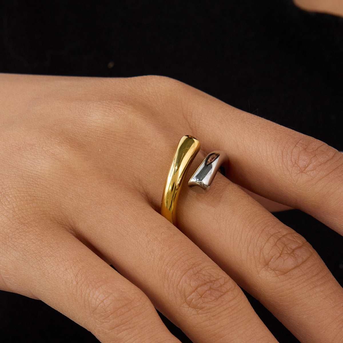 Gold or silver twist ring