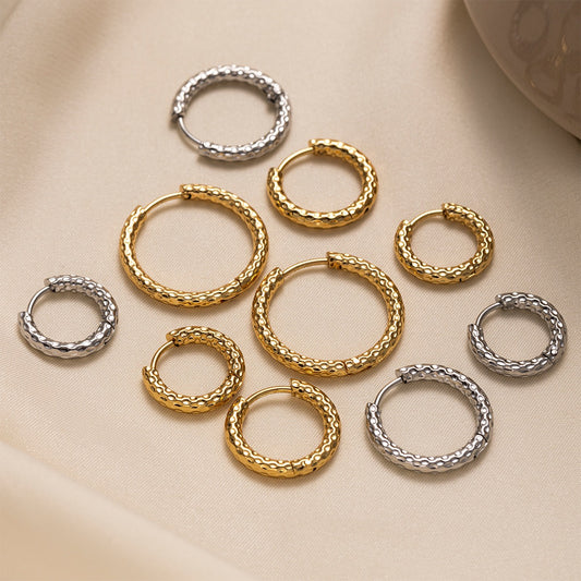 Heidi 2mm classic pattern hoops earrings