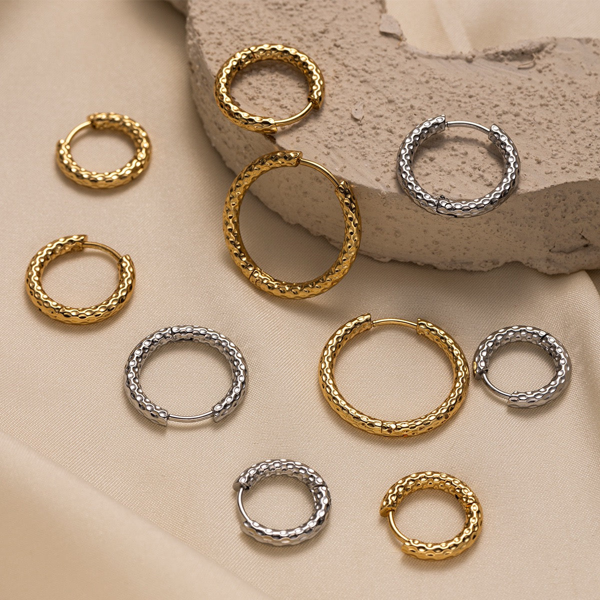 Heidi 2mm classic pattern hoops earrings