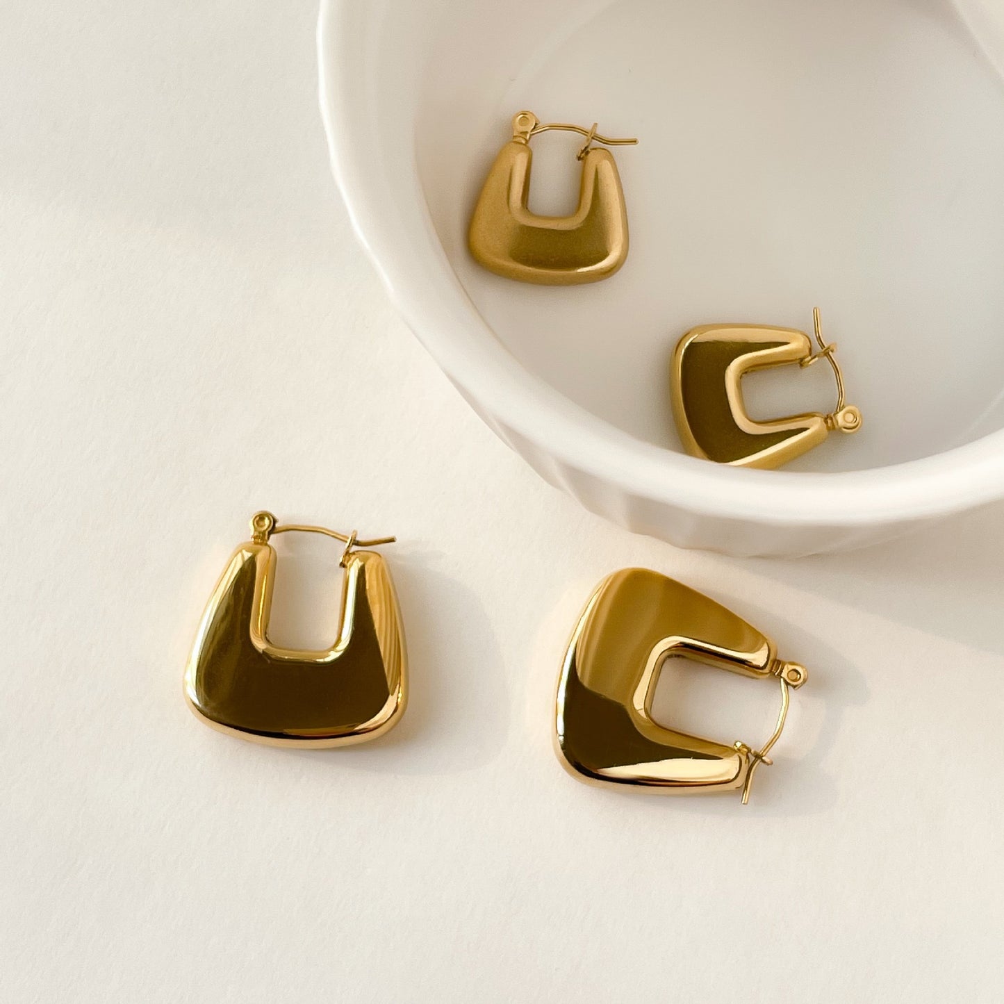 Sara square hoop earrings