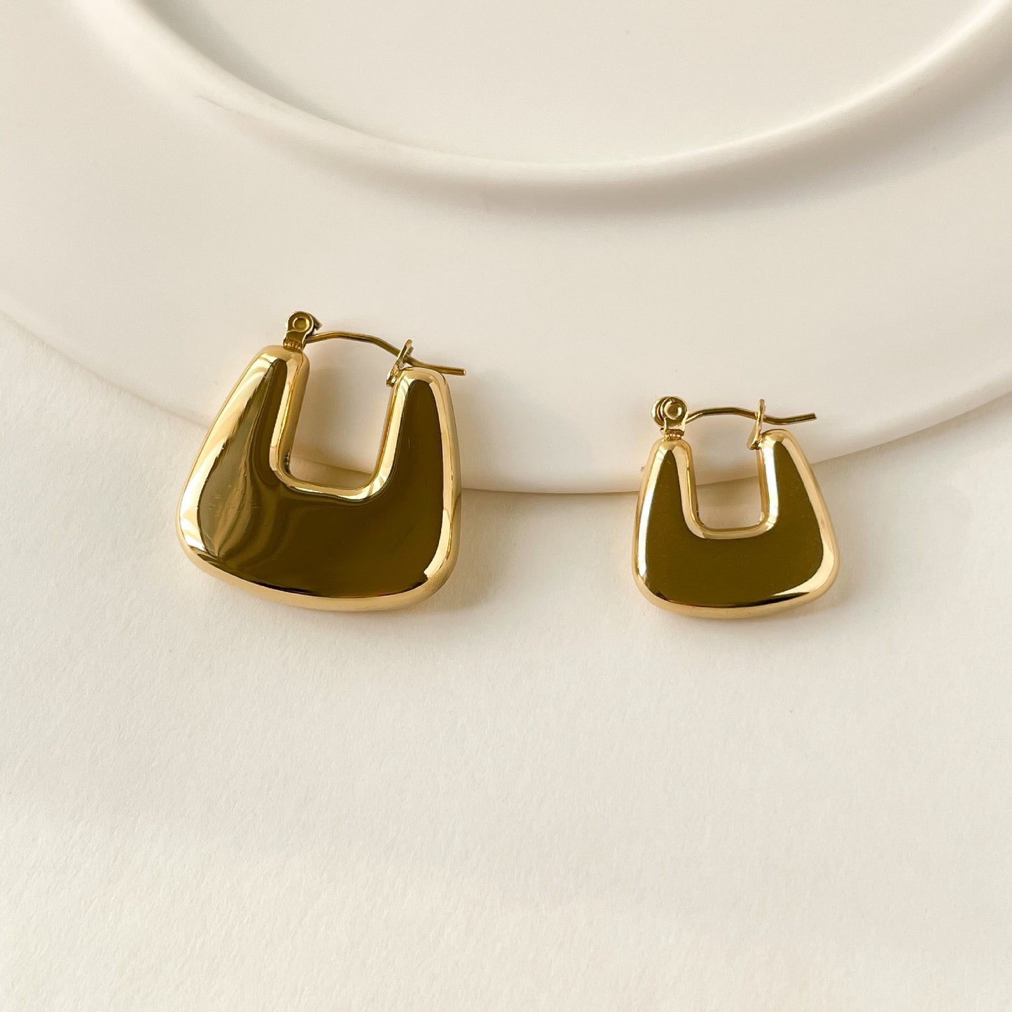 Sara square hoop earrings