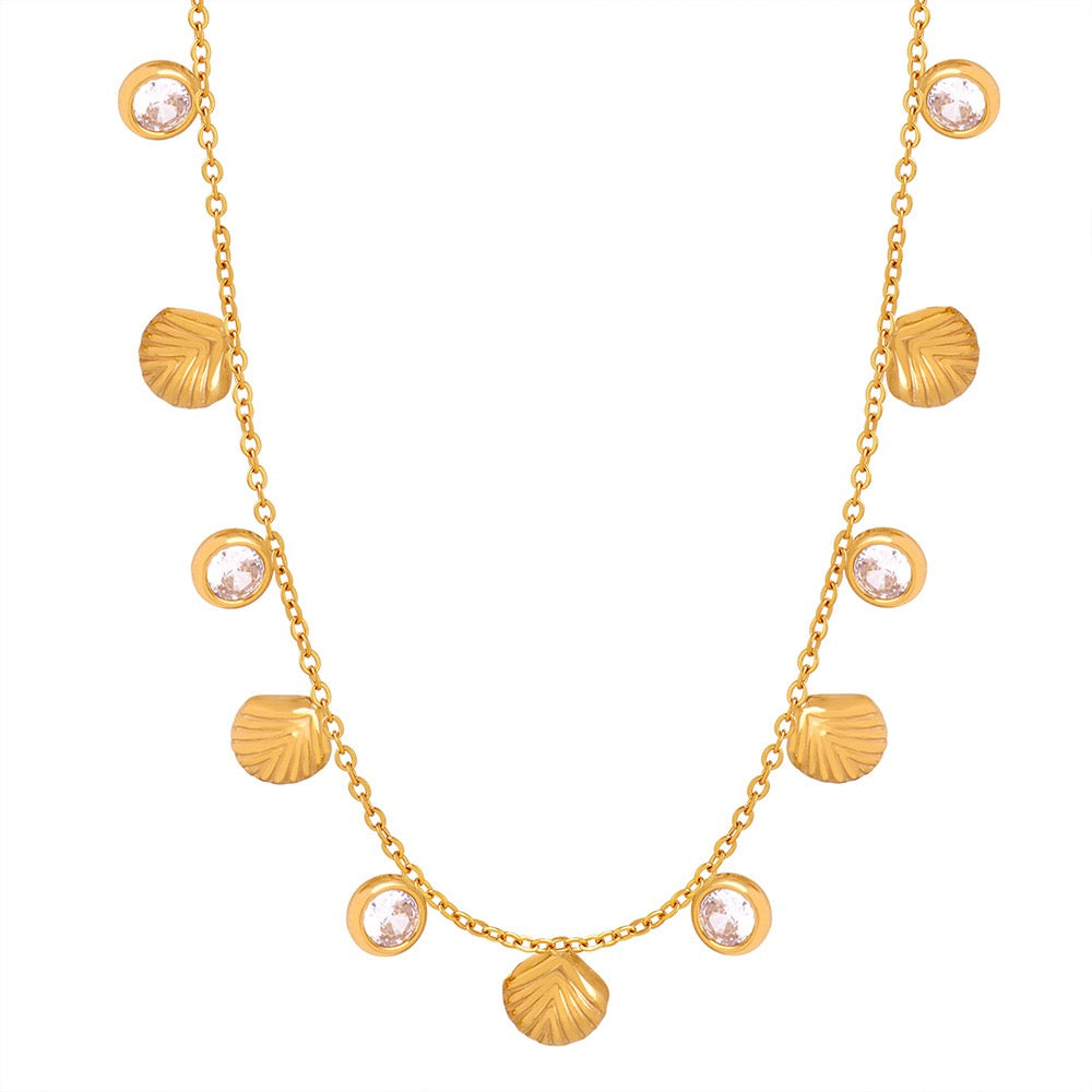 Shining shell charm necklace
