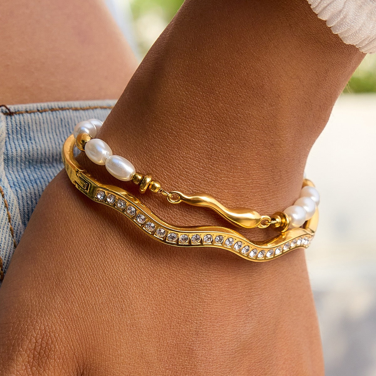 Rocky wave bangle